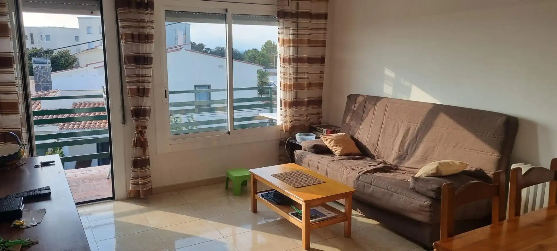 Sala d'estar de Apartament en venda en Roses amb Terrassa, Balcó i Piscina comunitària