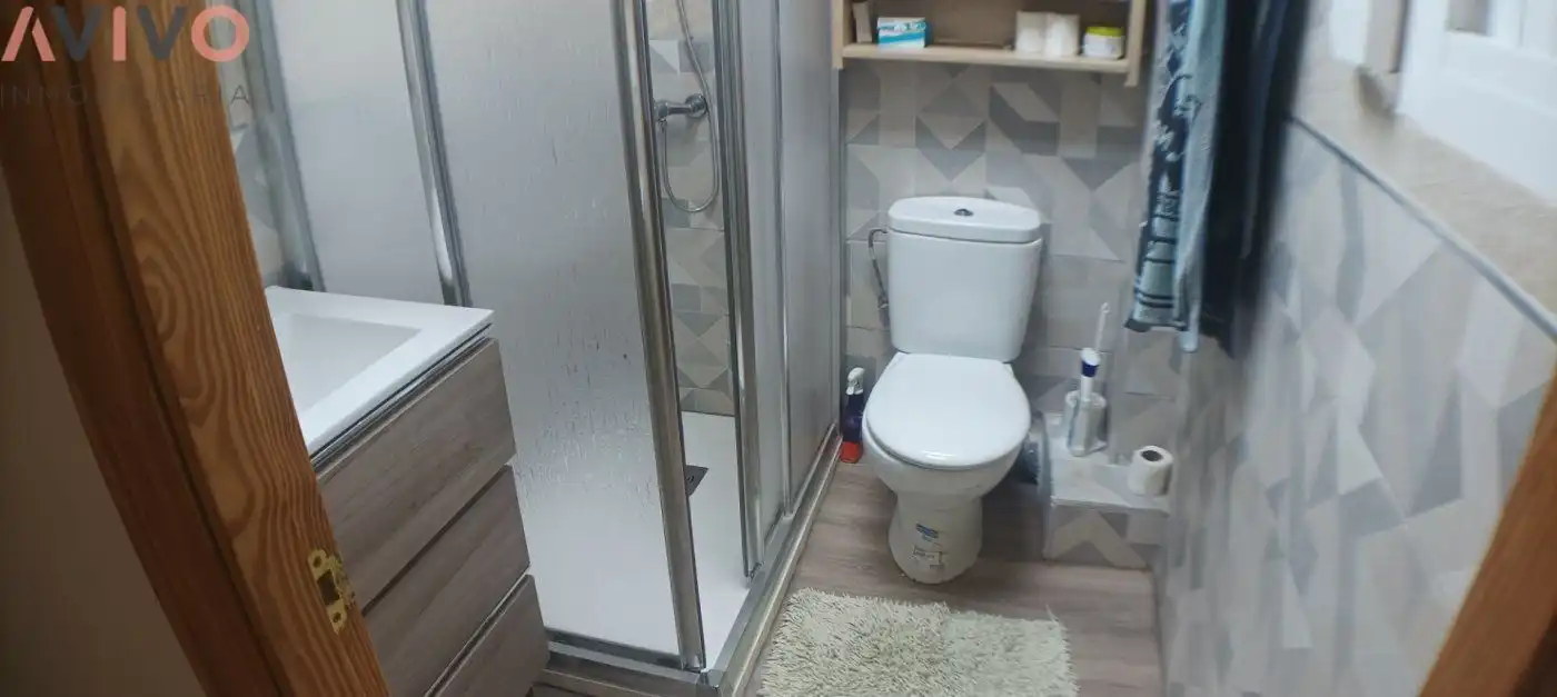 Badezimmer von Wohnungen zum Verkauf in Águilas mit Klimaanlage, Heizung und Abstellraum
