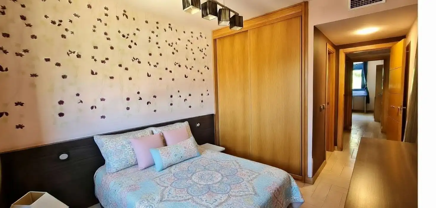 Habitación de Piso en venta en Madrid con Calefacción, Terraza y Trastero