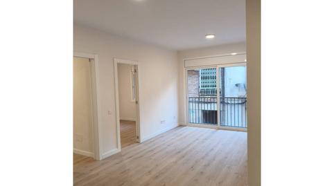 Foto 2 de Piso en venta en Calle Joan de Peguera, El Camp de l'Arpa del Clot,  Barcelona Capital