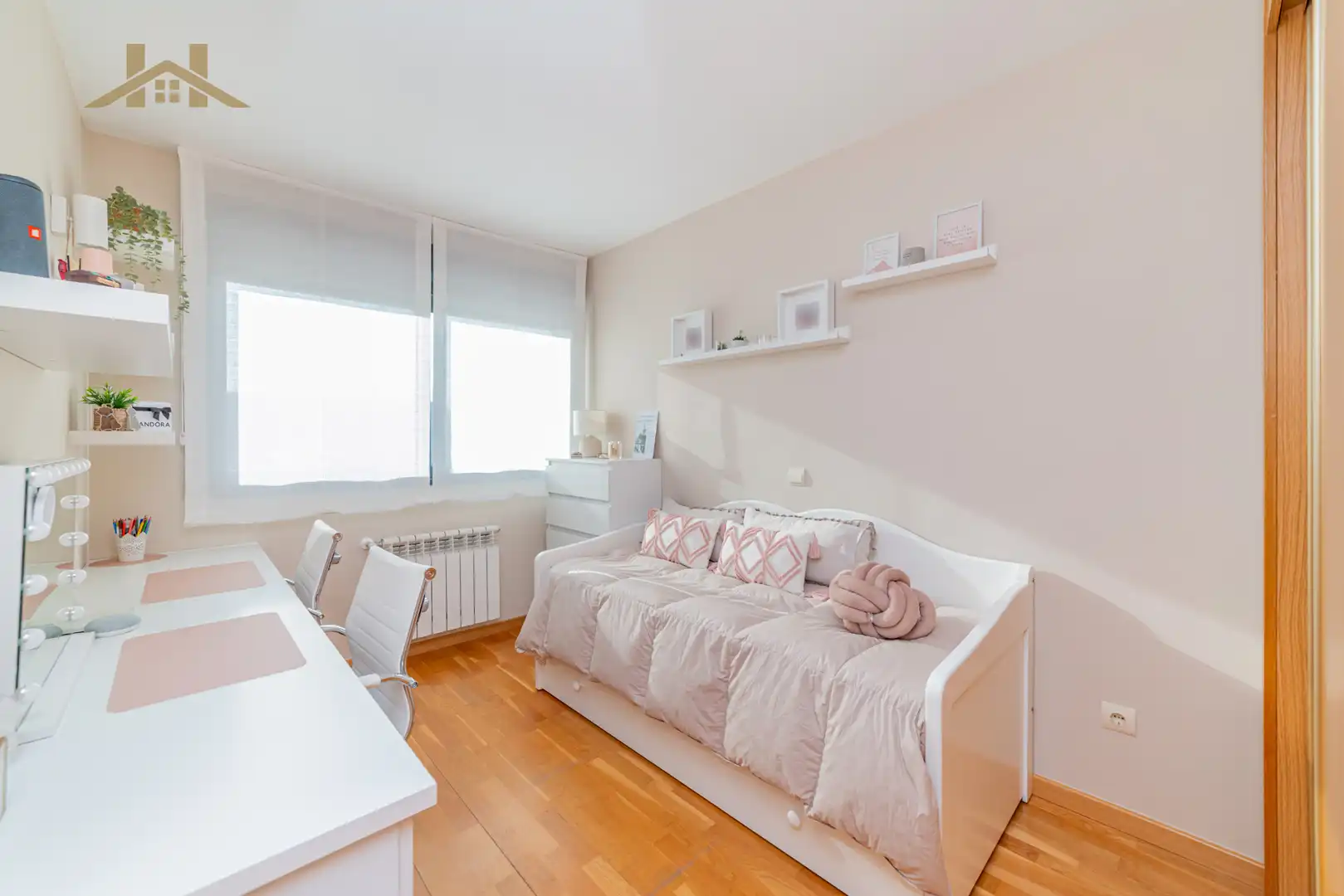 Bedroom of Flat for sale in Valdemoro  with Air Conditioner, Heating and Parquet flooring
