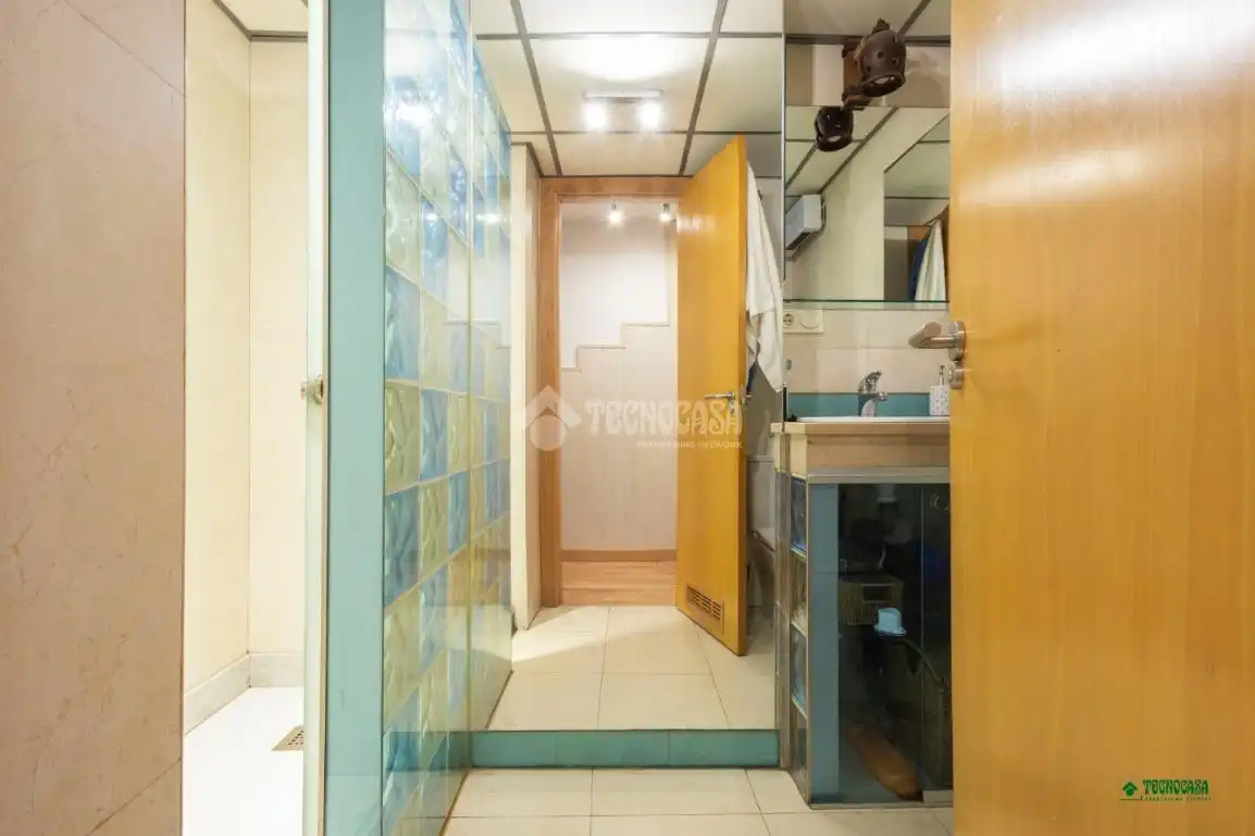 Piso en venta en Almería con Terraza, Trastero y Piscina comunitaria