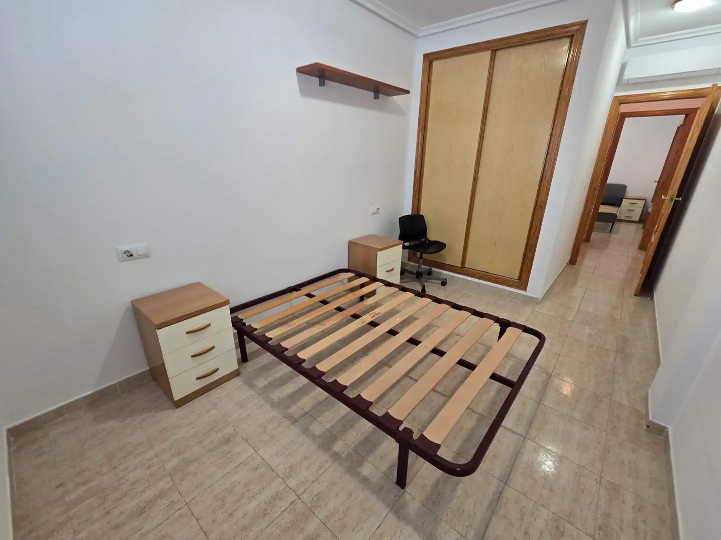 Habitación de Apartamento de alquiler en Santa Pola con Aire acondicionado, Terraza y Trastero