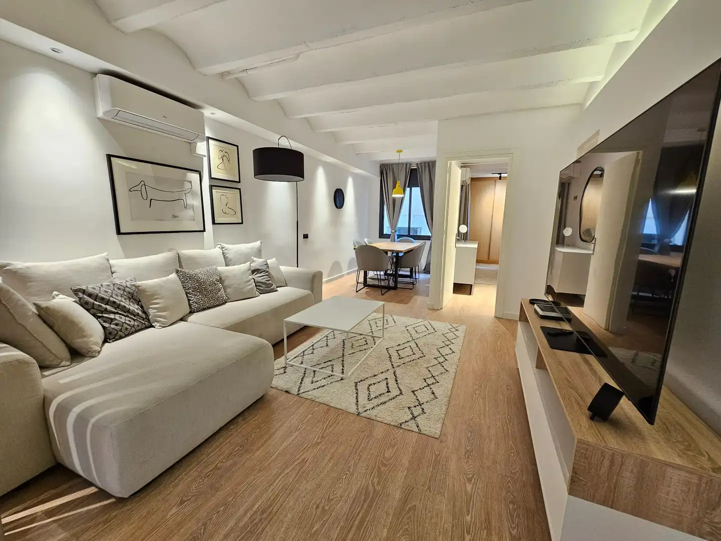 Living room of Flat for rent in Barcelona  with Air Conditioner and Furnished