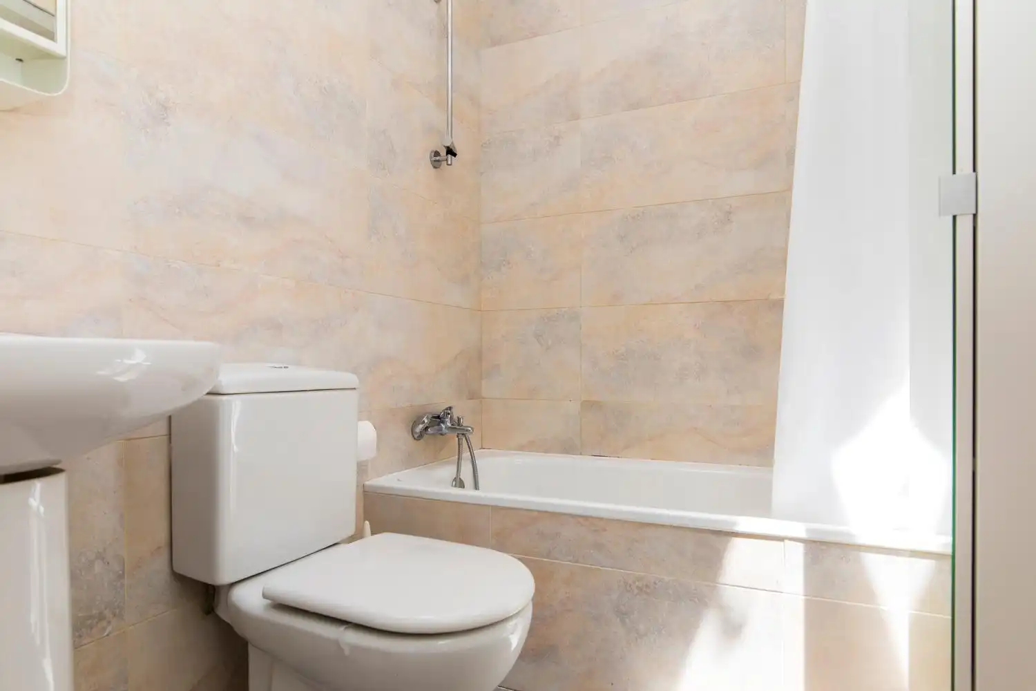 Attic for rent in Calle ZUMALACARREGUI, TOMAS, 11, Paseo Sagasta