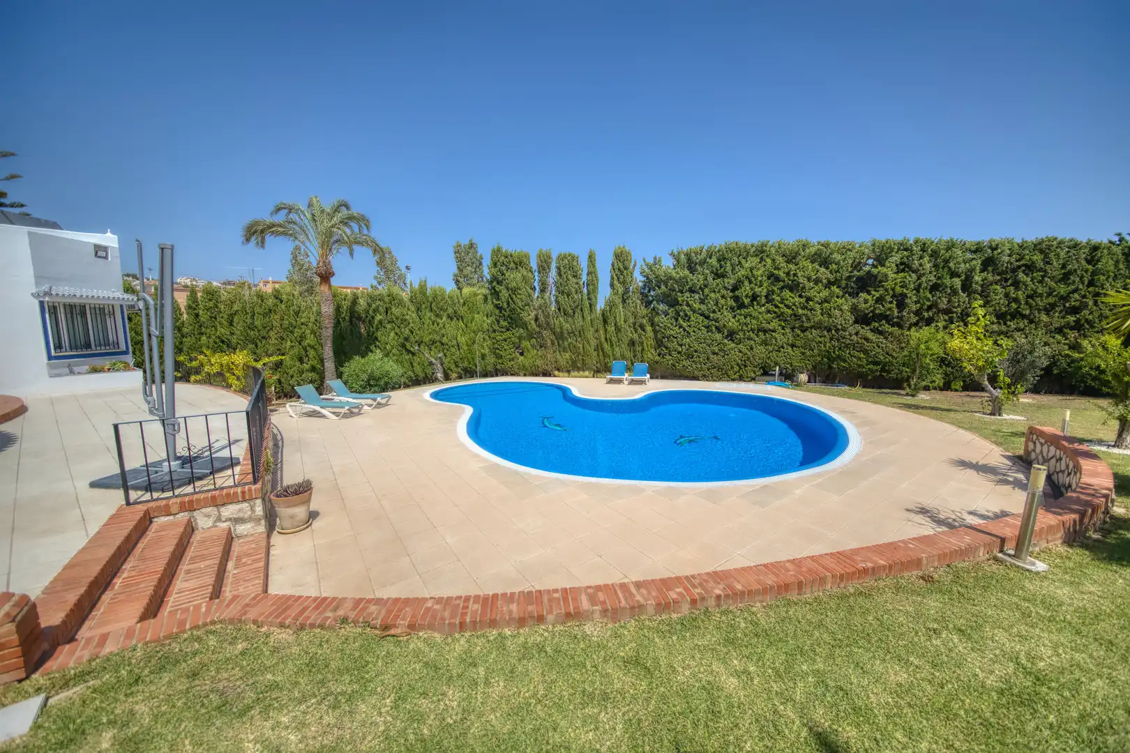 Swimming pool of Houses for sale in Benalmádena  with Air Conditioner, Private garden and Parquet flooring