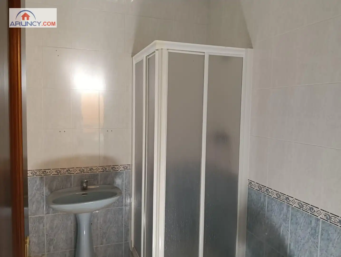 Bathroom of Flat for sale in Villaverde del Río  with Terrace