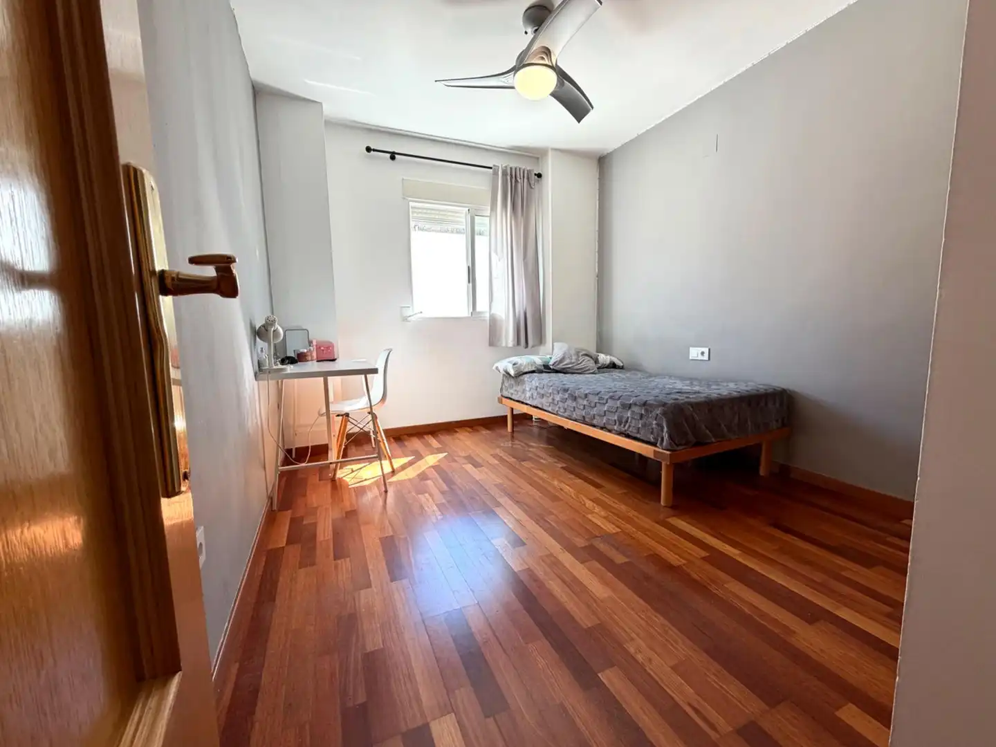 Bedroom of Attic for sale in Burjassot  with Air Conditioner, Heating and Terrace