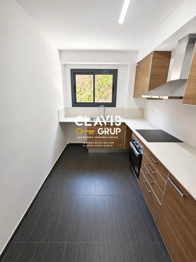 Cuina de Pis en venda en Barcelona amb Aire condicionat, Calefacció i Terrassa
