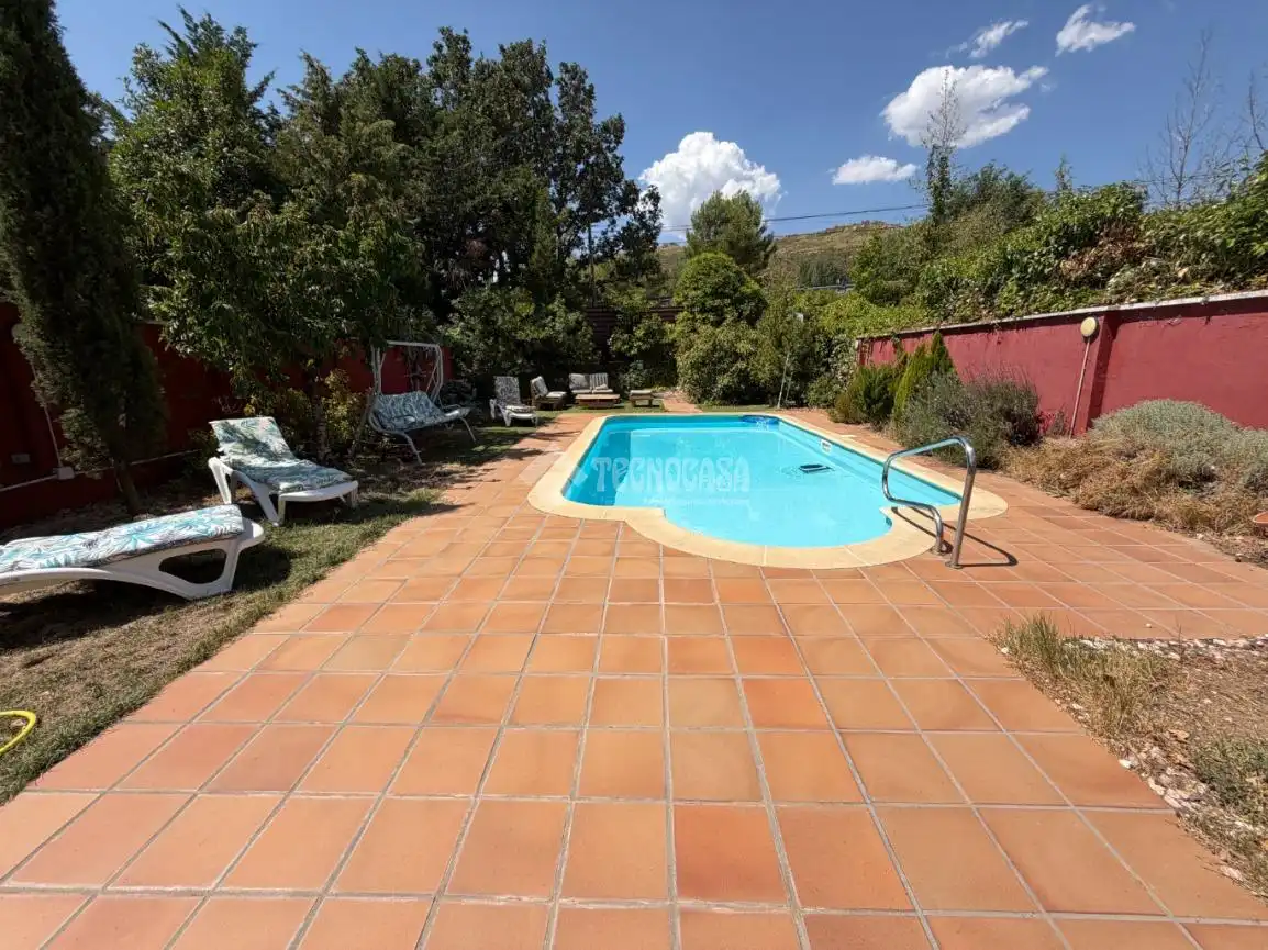 Piscina de Casa adosada en venta en Collado Mediano con Calefacción y Jardín privado