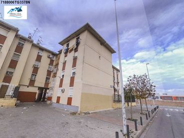 Pis en venda a Calle LUIS ORTIZ MUÑOZ 16