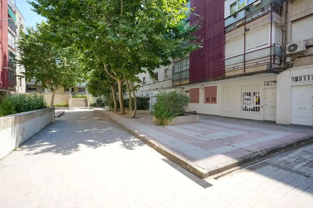 Exterior view of Flat for sale in Madrid  with Heating and Furnished