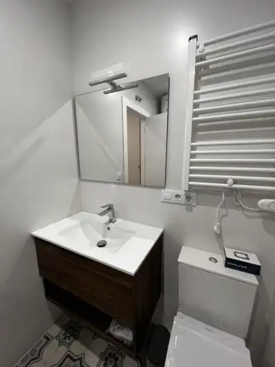 Bany de Apartament en venda en Salamanca amb Terrassa i Balcó