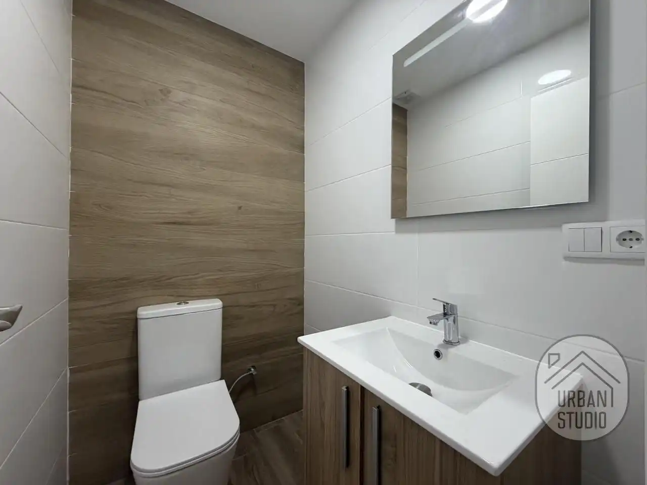 Bathroom of Ground floor for sale in Torrevieja  with Air Conditioner, Terrace and Community pool