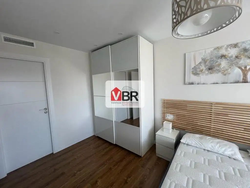 Schlafzimmer von Wohnung zur Miete in Valencia mit Klimaanlage, Heizung und Terrasse