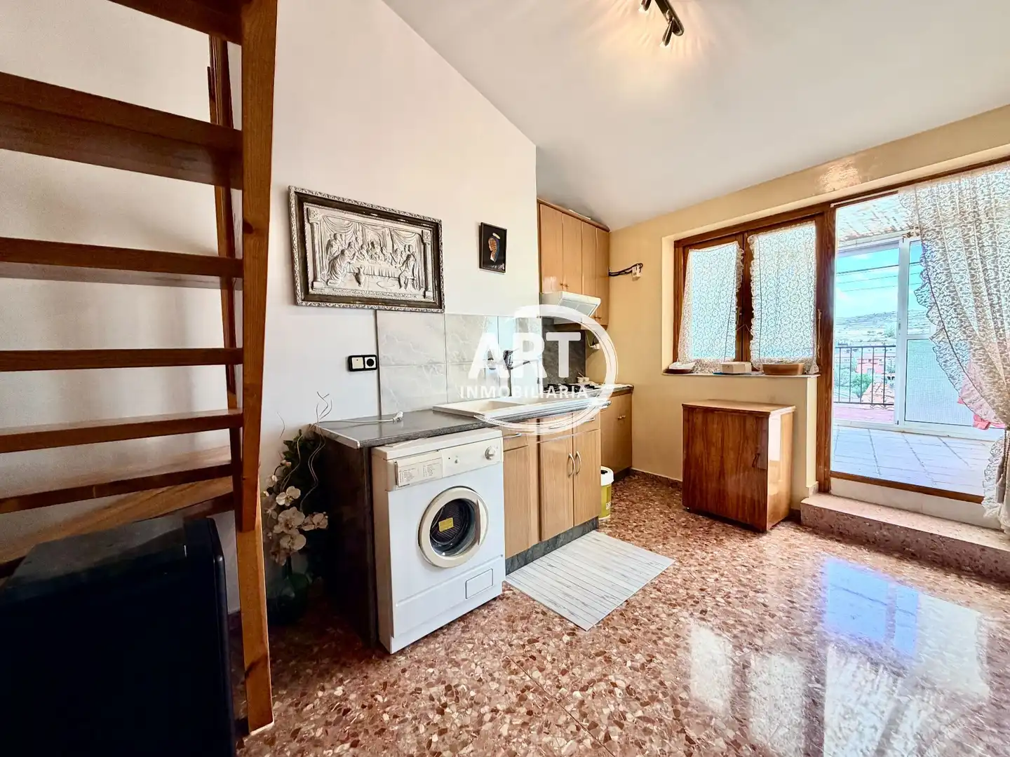 Cuina de Casa o xalet en venda en Cedrillas amb Calefacció, Terrassa i Traster
