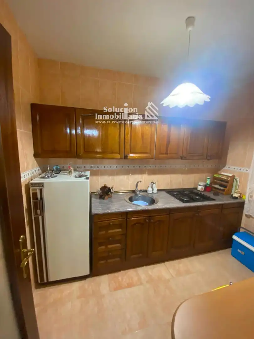 Cuina de Casa o xalet en venda en Calvarrasa de Arriba amb Traster i Moblat