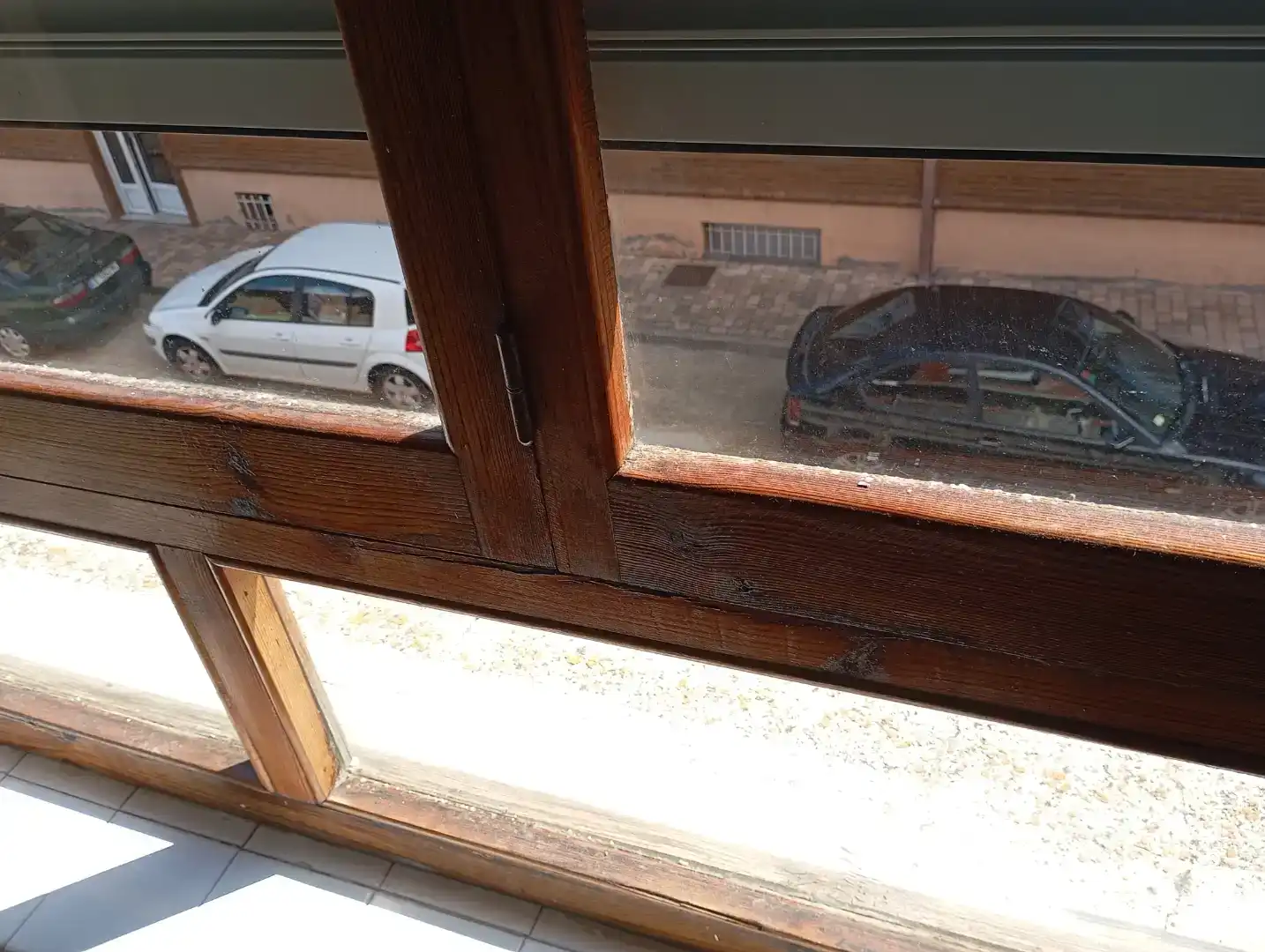 Außenansicht von Wohnung zur Miete in Benavides mit Waschmaschine, Mikrowelle und Fernseher
