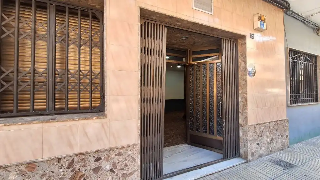 Local de alquiler en Alzira con Aire acondicionado y Amueblado