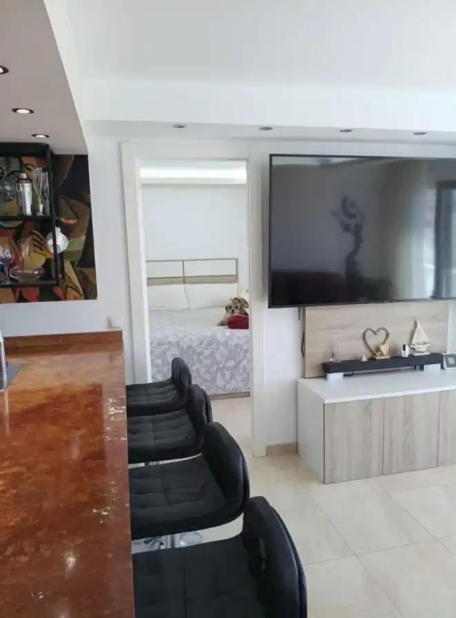 Piso con piscina en venta en Puerto Marina, imagen 2