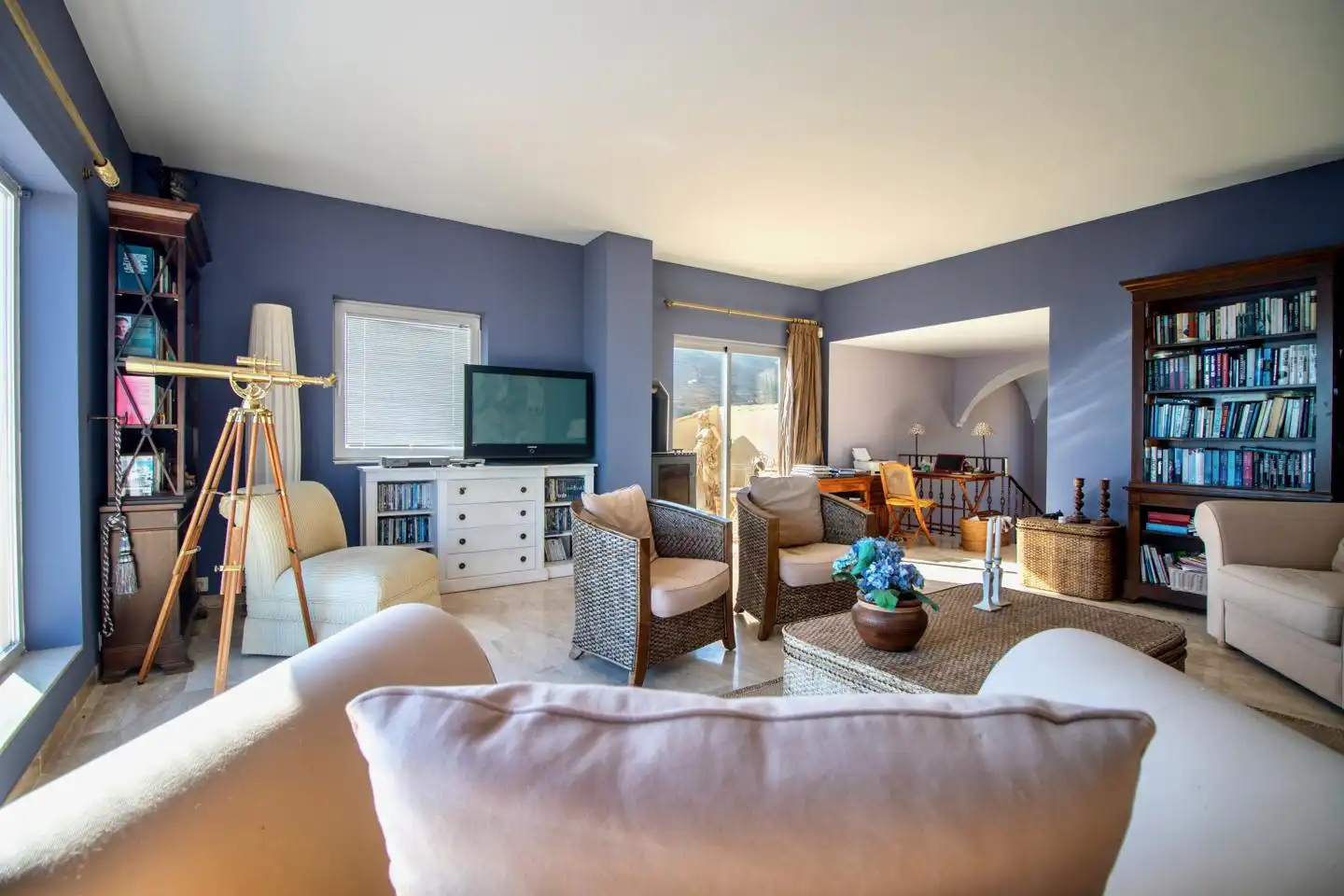 Wohnzimmer von Haus oder Chalet zum Verkauf in Almuñécar mit Klimaanlage, Privatgarten und Terrasse