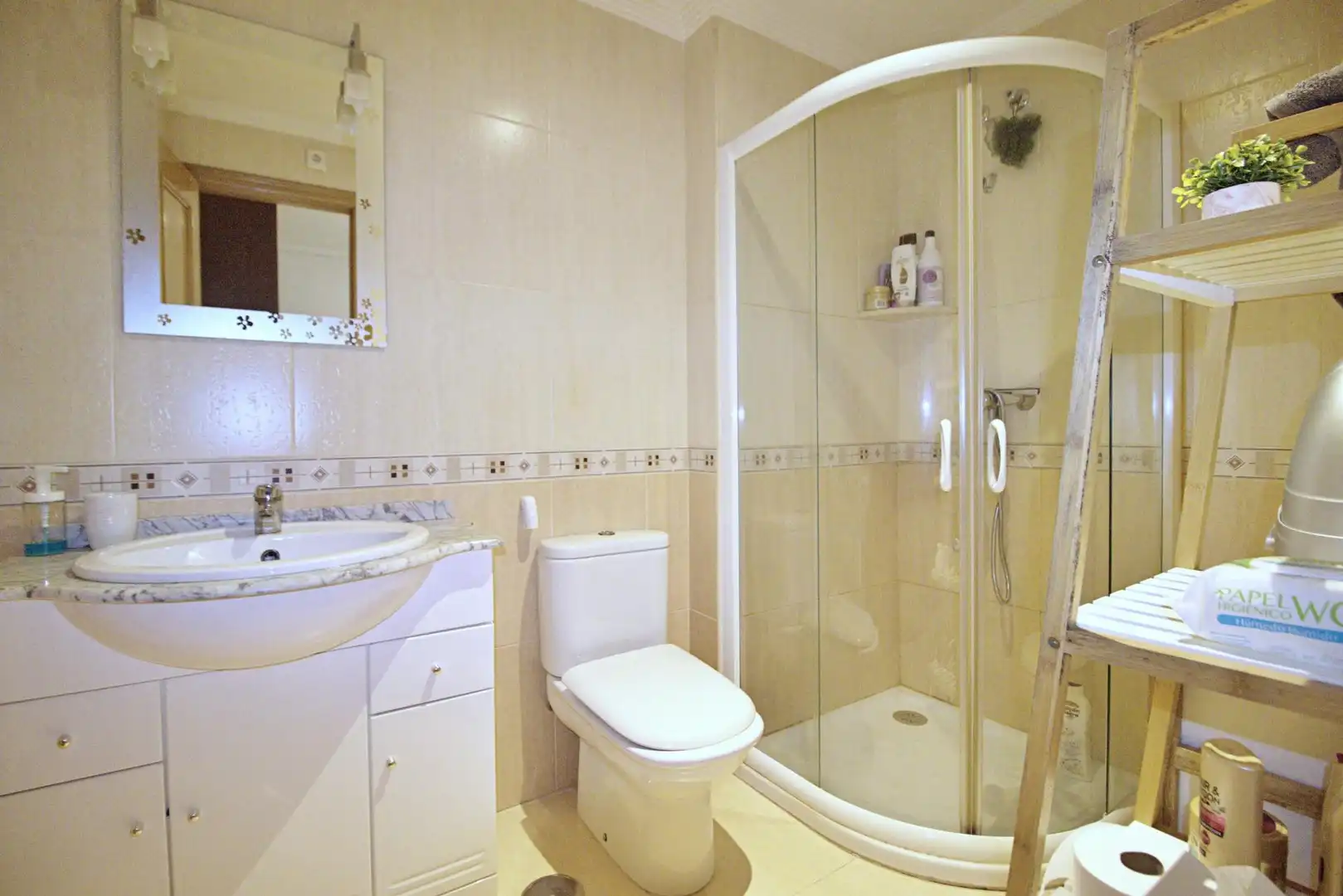 Bathroom of Flat for sale in Elche / Elx  with Air Conditioner and Alarm