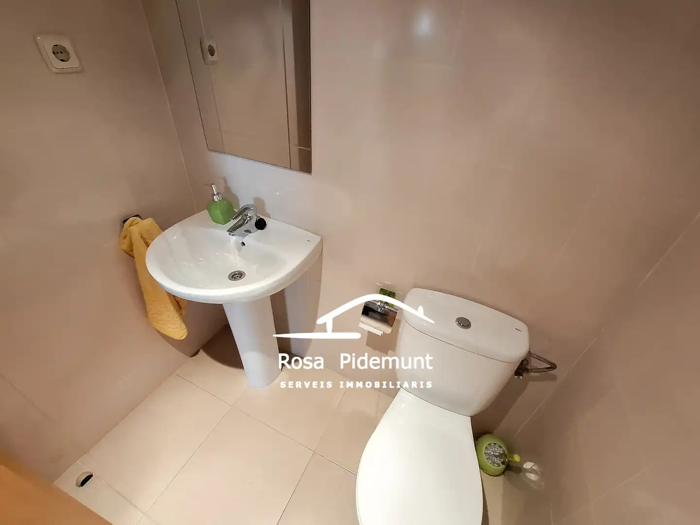 Badezimmer von Wohnung zum Verkauf in Lloret de Mar mit Klimaanlage, Heizung und Terrasse