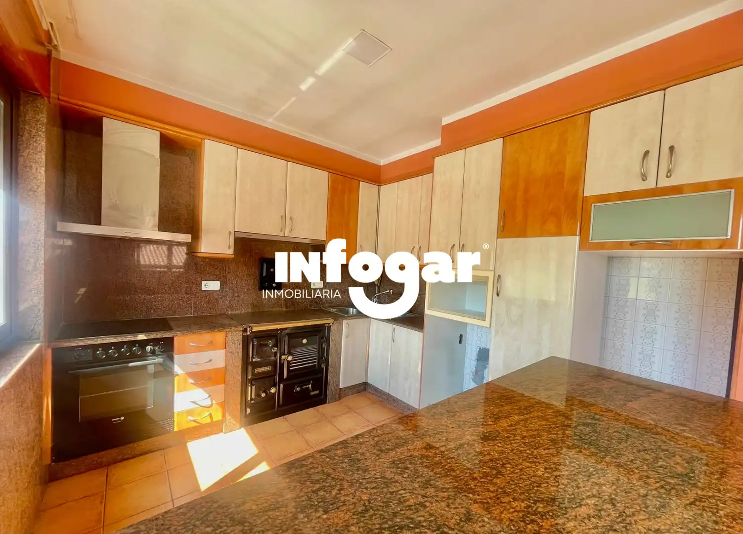 Cocina de Casa o chalet en venta en O Rosal   con Terraza, Trastero y Amueblado