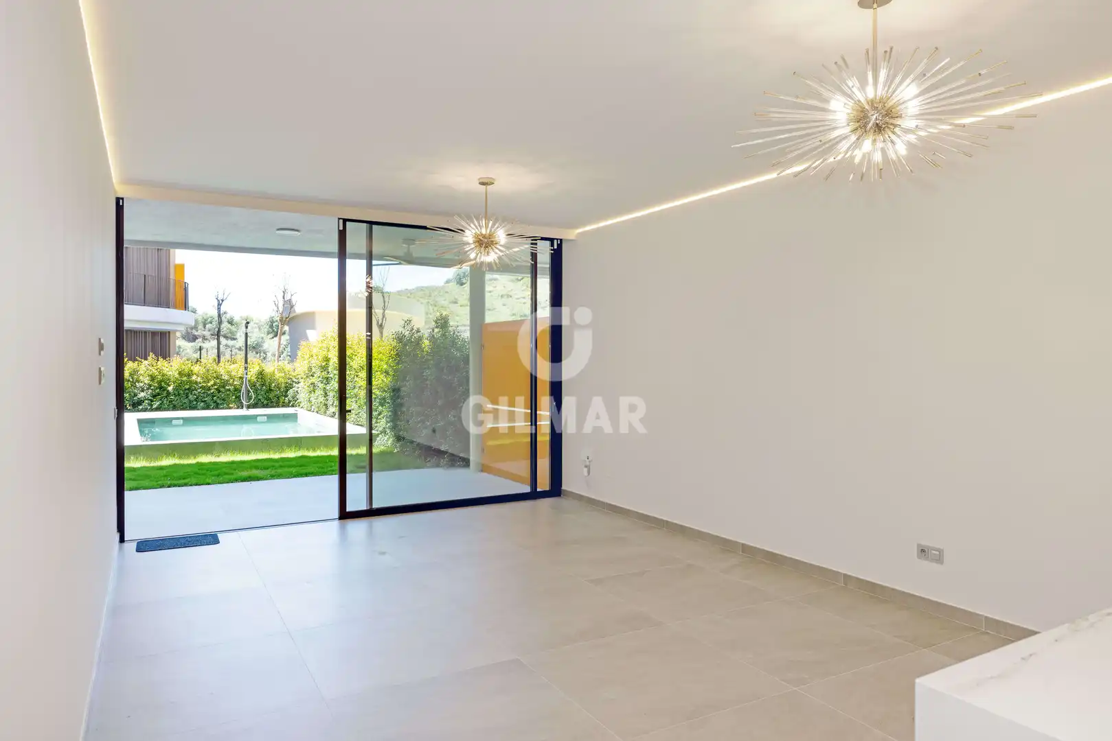 Sala d'estar de Pis en venda en Fuengirola amb Calefacció, Jardí privat i Traster
