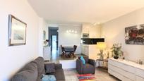 Sala d'estar de Pis en venda en Empuriabrava amb Aire condicionat, Terrassa i Balcó