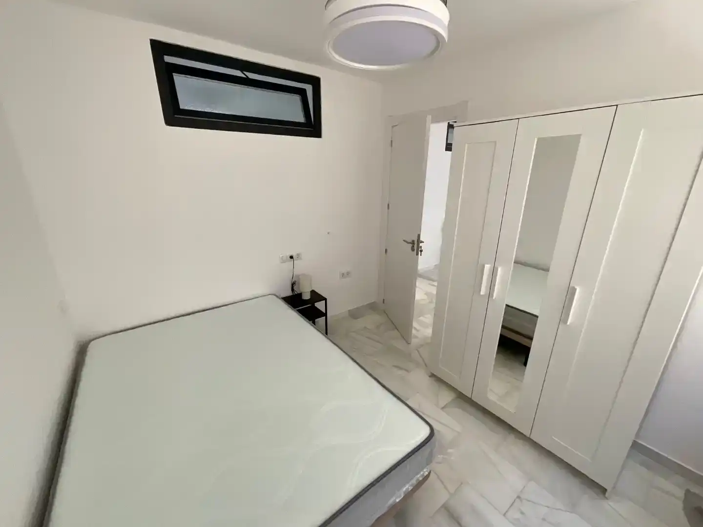 Bedroom of Flat for share in Armilla  with Parquet flooring, Swimming Pool and Furnished