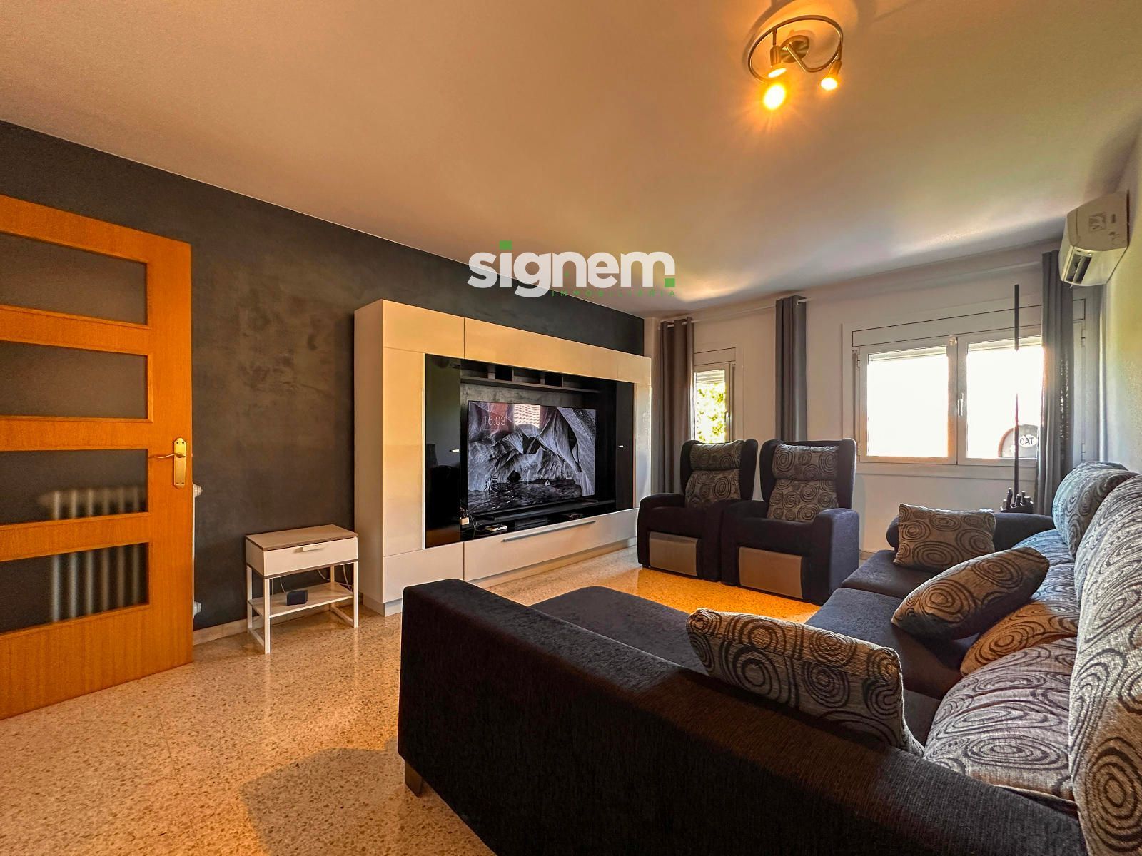 Living room of Flat for sale in Manresa  with Air Conditioner, Heating and Alarm