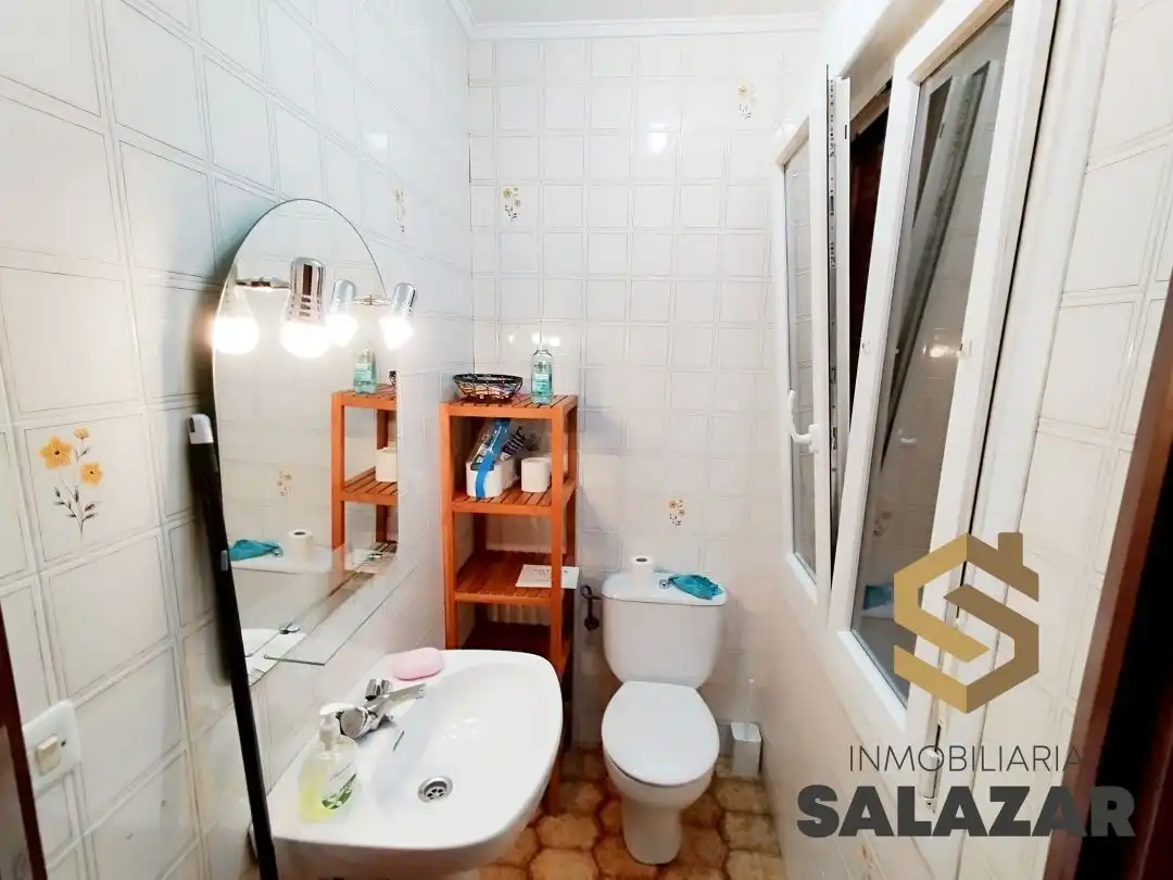 Bathroom of Flat for rent in Bilbao   with Heating and Terrace