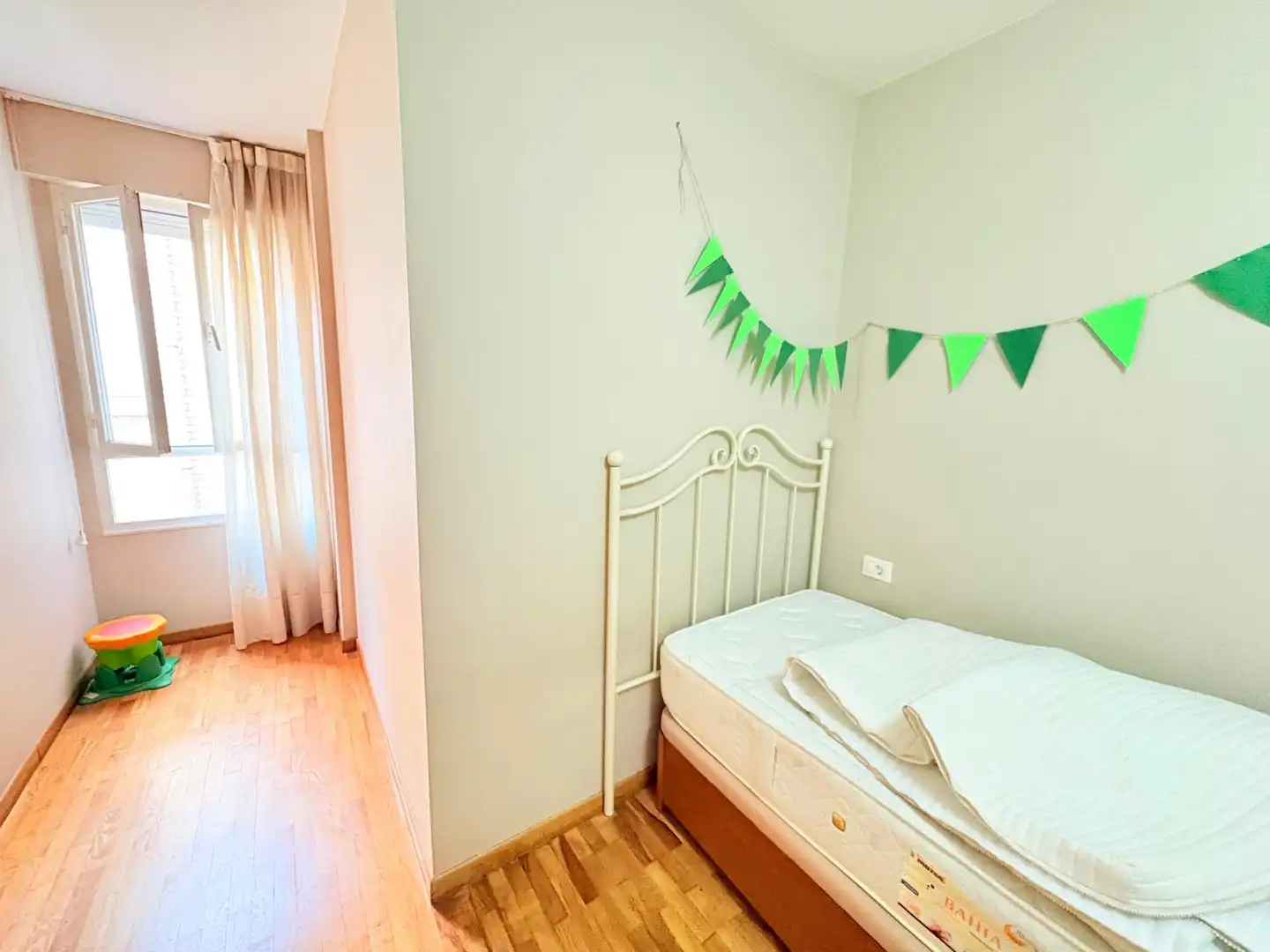Habitación de Piso en venta en Ponferrada con Calefacción, Trastero y Amueblado