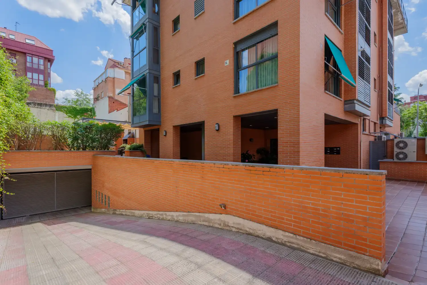Vista exterior de Dúplex en venda en Madrid amb Aire condicionat, Calefacció i Parquet