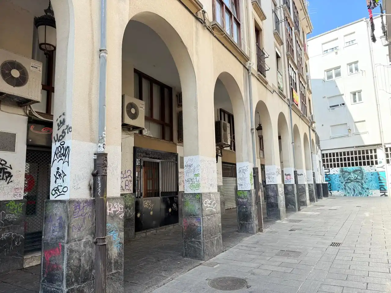 Außenansicht von Büro zum Verkauf in Castro-Urdiales mit Heizung