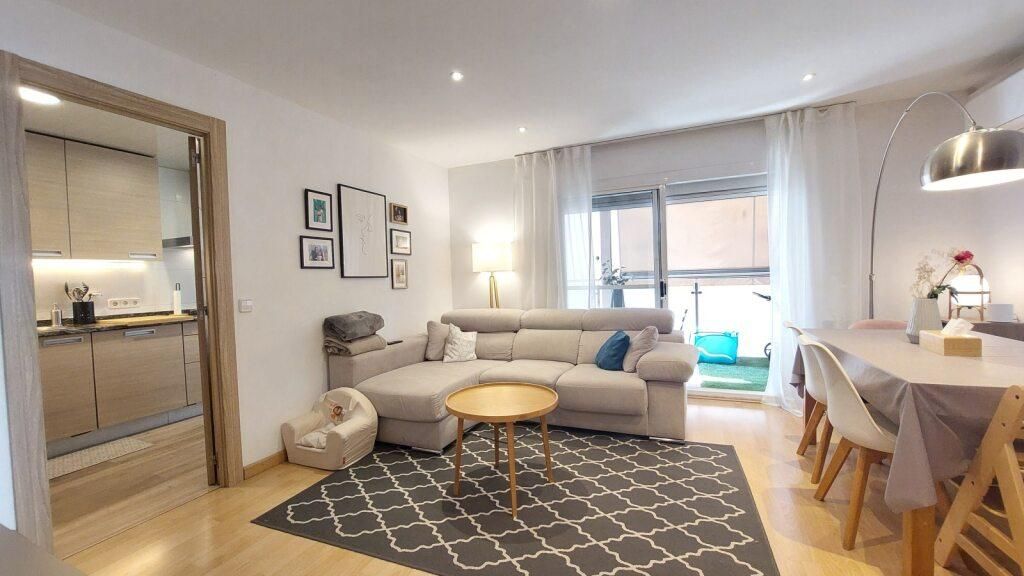 Living room of Flat for rent in Premià de Mar  with Parquet flooring and Terrace