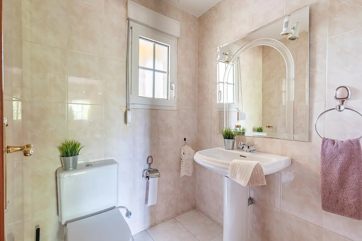 Baño de Casa o chalet en venta en San Lorenzo de El Escorial con Calefacción, Alarma y Piscina comunitaria
