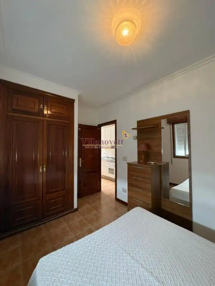 Dormitori de Apartament de lloguer en Vigo  amb Moblat