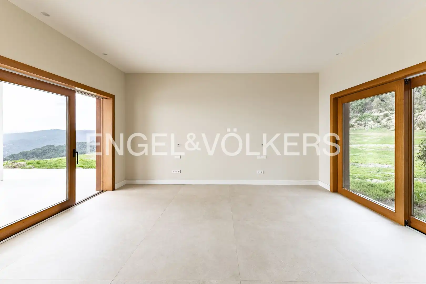 Wohnzimmer von Country house zum Verkauf in Sant Andreu de Llavaneres mit Klimaanlage, Heizung und Privatgarten