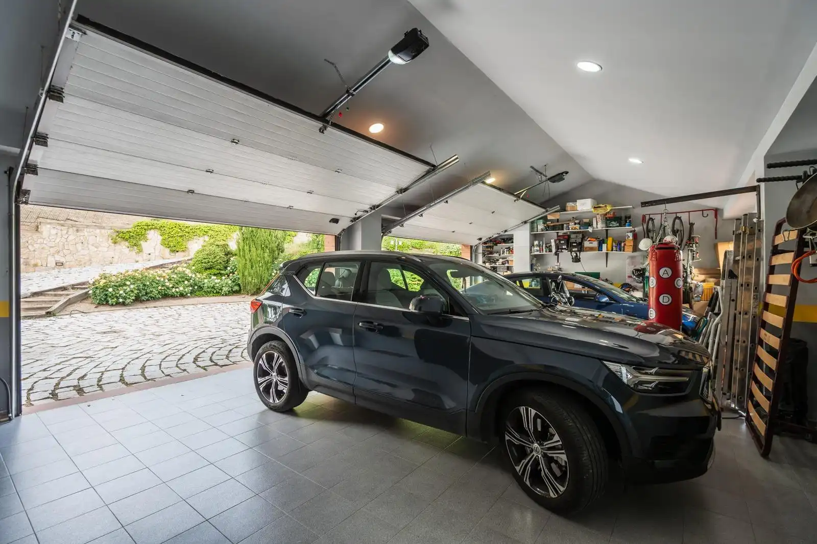 Parking de Casa o chalet en venta en Las Rozas de Madrid con Aire acondicionado, Calefacción y Jardín privado