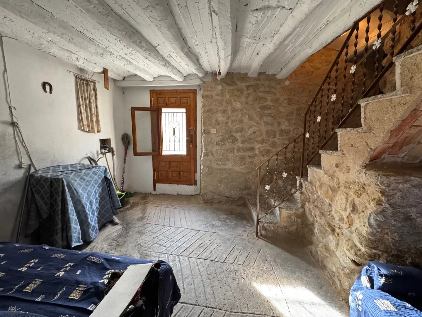 Habitatge amb terrassa en venda a Valdeltormo, imagen 3