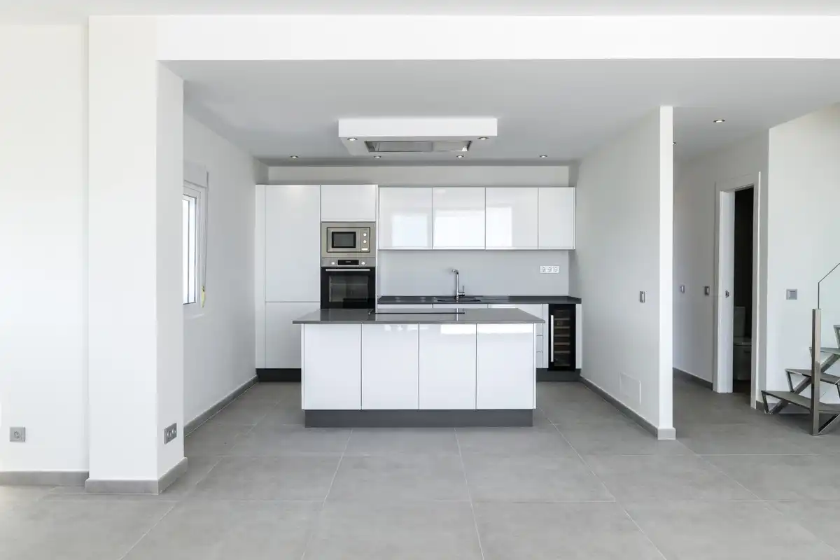 Cuina de Apartament en venda en Estepona amb Aire condicionat i Terrassa