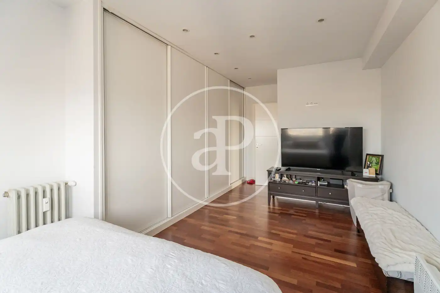 Schlafzimmer von Wohnung zum Verkauf in Madrid mit Klimaanlage und Heizung