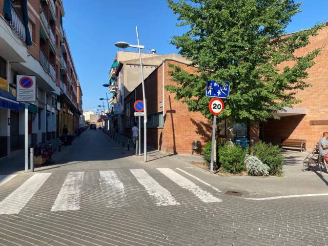 Local comercial en Alquiler en Federico Garcia Lorca en Montmeló