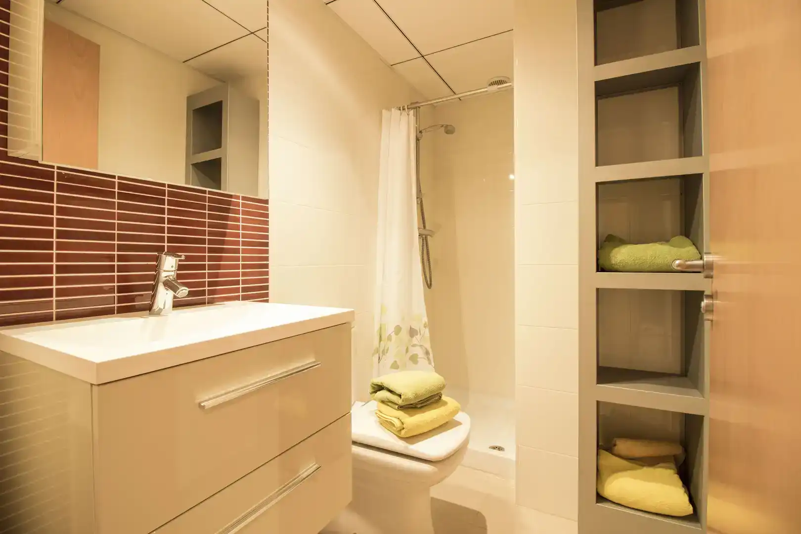Badezimmer von Wohnung zur Miete in Cambrils mit Klimaanlage und Balkon