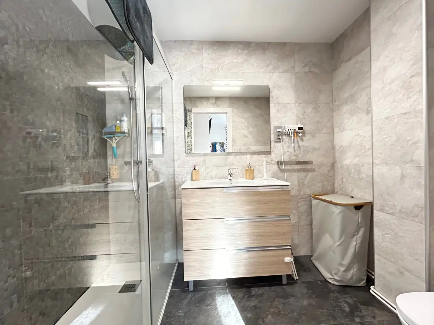 Badezimmer von Maisonette zum Verkauf in Sant Boi de Llobregat mit Klimaanlage, Heizung und Parkett