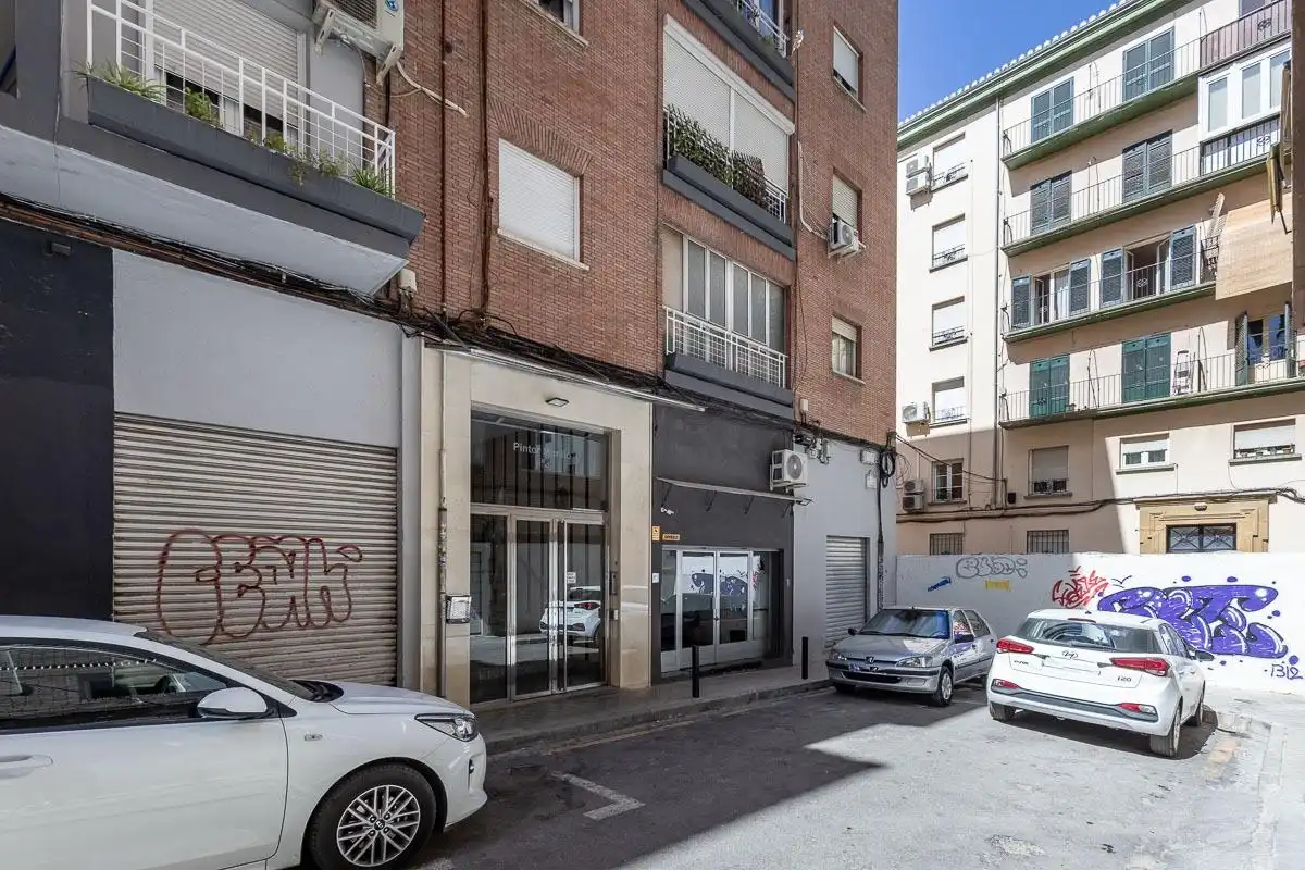 Vista exterior de Pis en venda en Granada