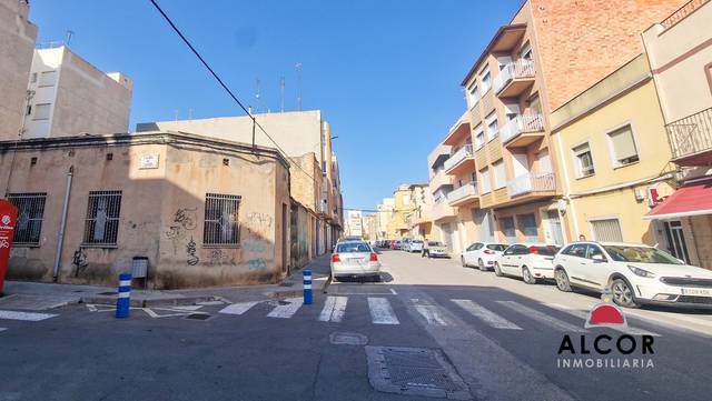 Casa-chalet en Venta en Ramon y Cajal en Pueblo