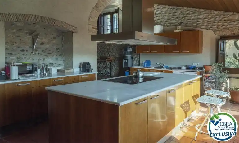 Cuina de Casa o xalet en venda en Sant Miquel de Fluvià amb Aire condicionat, Calefacció i Terrassa